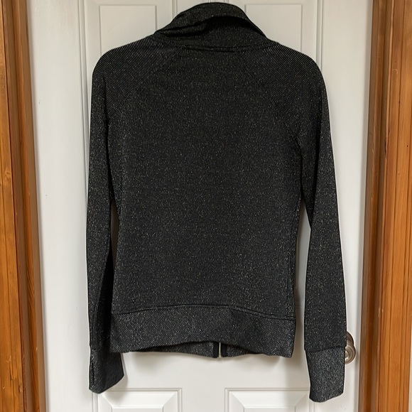 DONATED Black and silver lorna Jane jacket - Picture 5 of 5